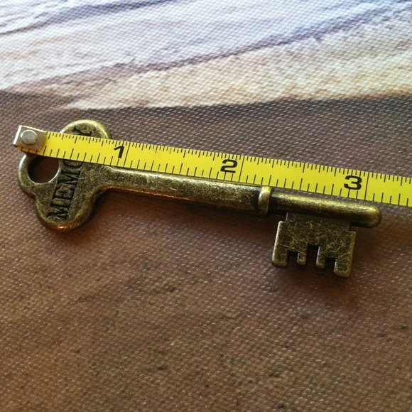 Skeleton Key Pendant (+1) - Picture 5 of 5