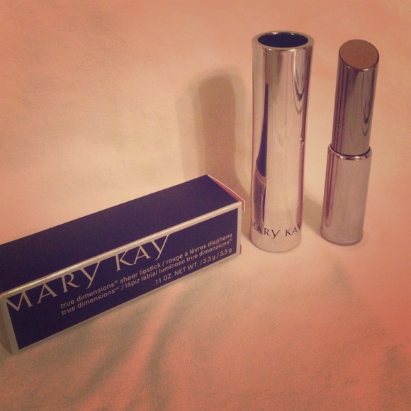 SOLD on MERCARII Mary Kay True Dimensions Sheer