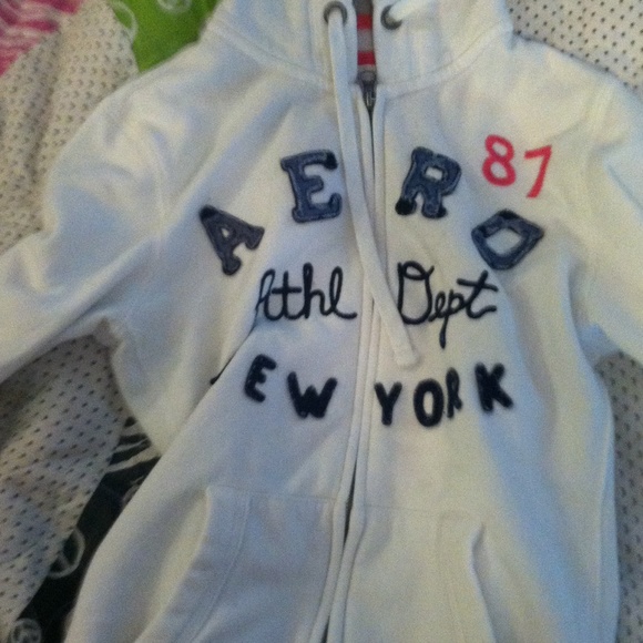 It does not fit me and I'm growing so yeah - Picture 2 of 3