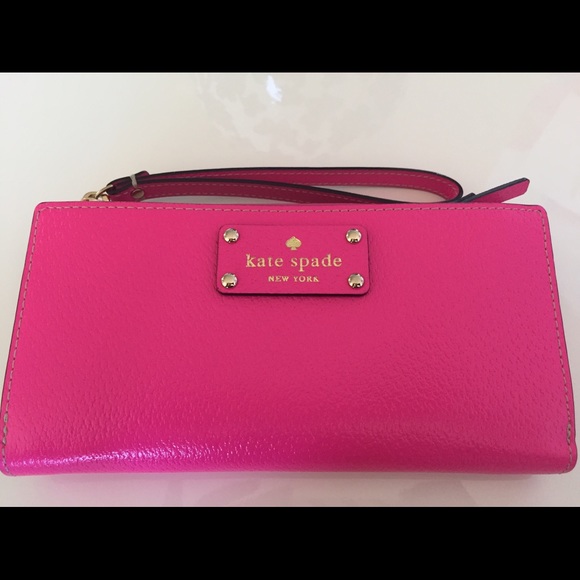 💕Kate Spade Layton Wallet💕