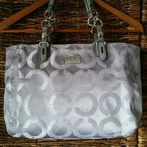 Price⤵Authentic Coach Mia Opa Lurex Silver Tote