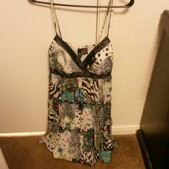 Knee length dress never worn!! Size 9(juniors) - Picture 1 of 1