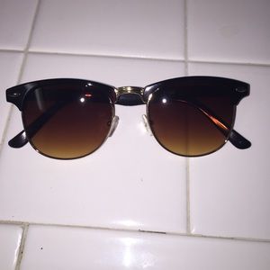 Ray Ban Club Master look alike.