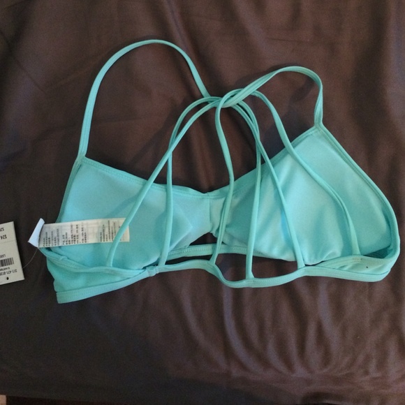 SOLD💘Hollister Strappy Bikini Top - Picture 2 of 4