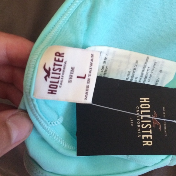 SOLD💘Hollister Strappy Bikini Top - Picture 4 of 4