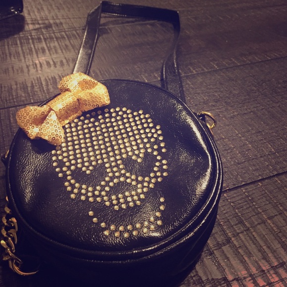 Betsey Johnson skull purse