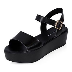 Flatform sandals for cstue18