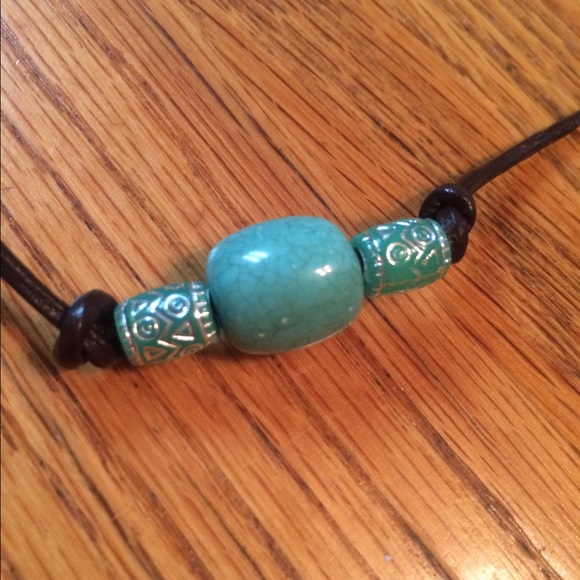 3 bead teal chocker