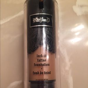 Kay Von D Lock-it foundation