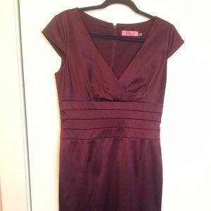 Burgundy v-neck cocktail dress