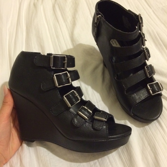 Black Buckle Cage Wedges