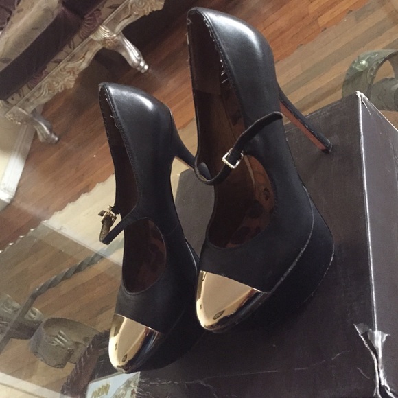 Sam Edelman  Shoes - In good condition.. Looks new