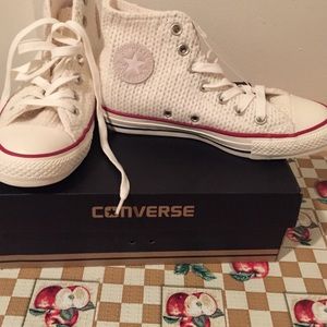 Converse knits - off white- US women's 6 / UK 4