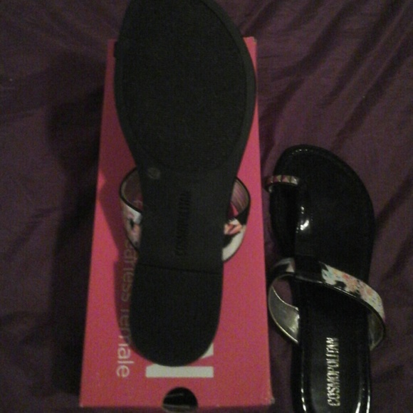 New Sandals size 8.5 - Picture 2 of 3