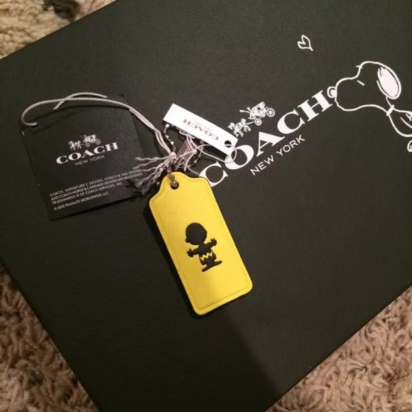 Coach Accessories - SOLD!!! COACHX PEANUTS HANGTAG 😍 RARE!