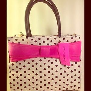 Very classy and elegant💃Betsey Johnson handbag 👜