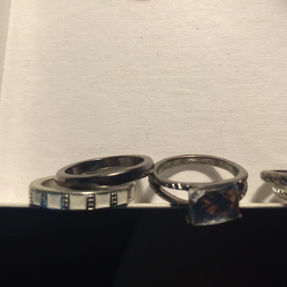8 Assorted rings - Picture 2 of 4