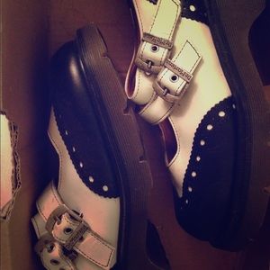 Dr. Martens Mary Jane 8965 two tone