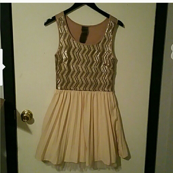 Bundle for @scavoner