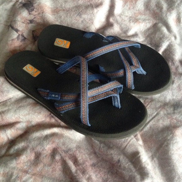 Crisscross Cross Teva Sandals