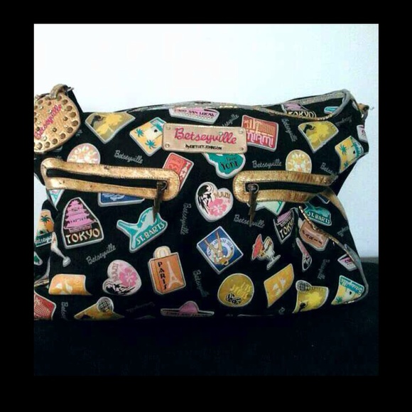 Betsey Johnson Betseyville jet set travel bag