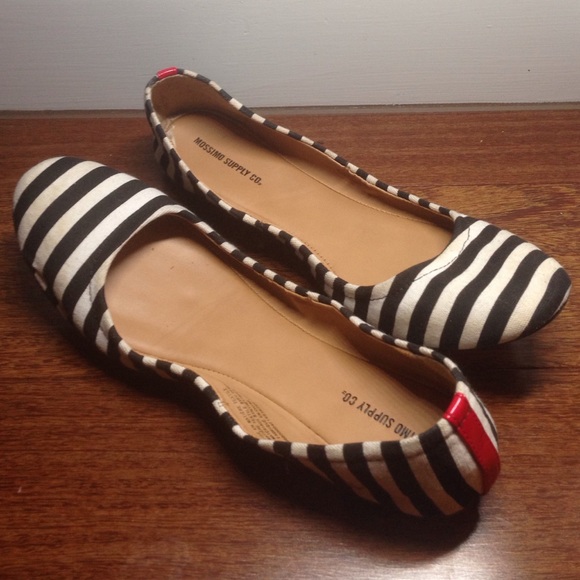 Black & White Stripes Ballet Flats