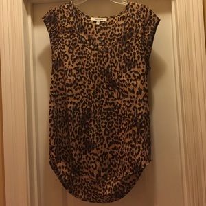 Danielle Rainn leopard print top-NWOT