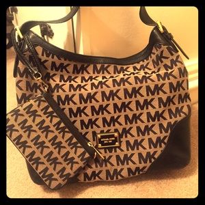 Michael Kors purse & wristlet