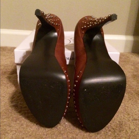 Cognac peep toe studded platforms!! - Picture 4 of 4