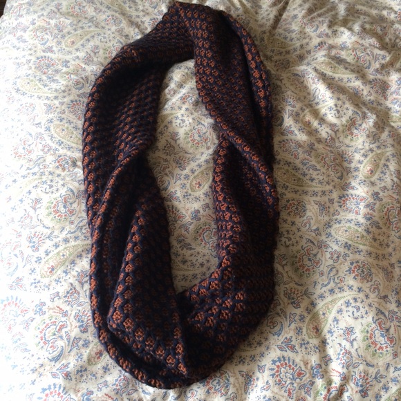 NWOT! J.Crew Rust Brown and Navy Infinity Scarf! - Picture 2 of 3