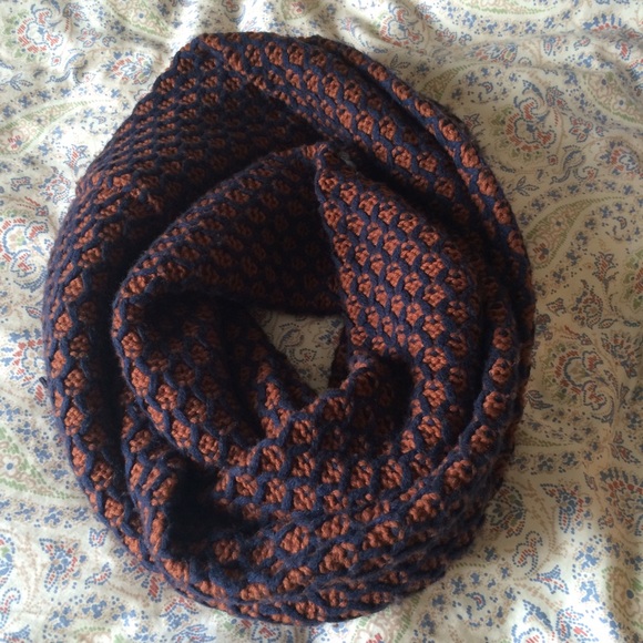 NWOT! J.Crew Rust Brown and Navy Infinity Scarf! - Picture 3 of 3