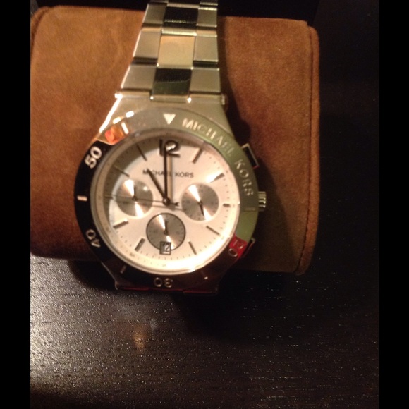 Michael Kors Silver Watch - Picture 3 of 4