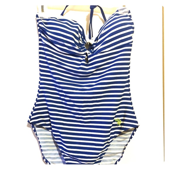 Cool swimsuit 😍👙
