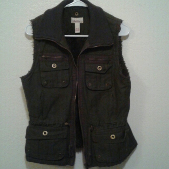 Army vest - Picture 1 of 4