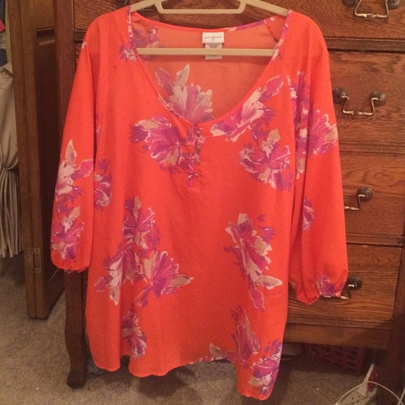 Jaclyn Smith Tops - Jacklyn Smith floral top