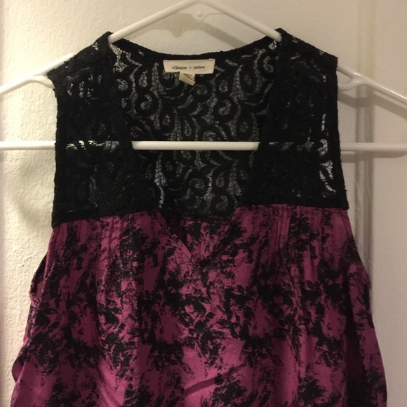 Urban Outfitterns patterned t shirt - Picture 2 of 2