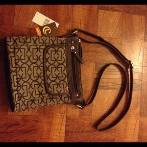 Carryland purse