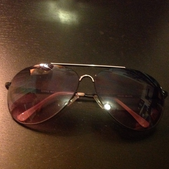 Steve Madden Accessories - Steve Madden Aviator Sunglasses