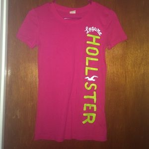 Hollister graphic tee