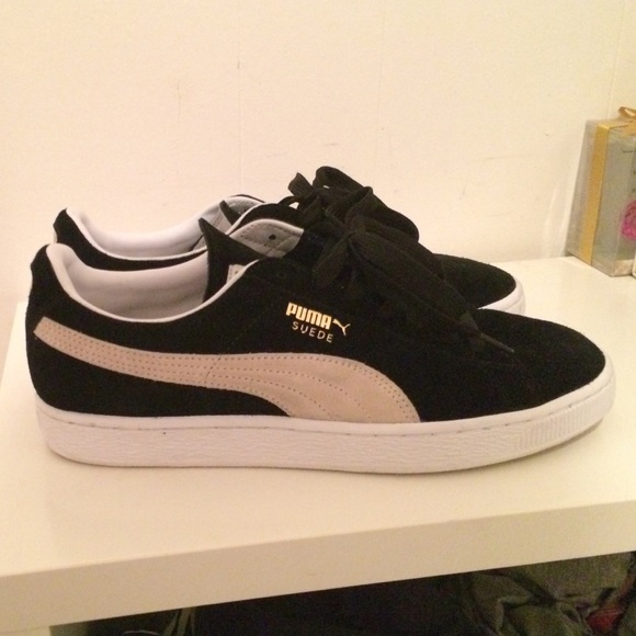 Pumas suede