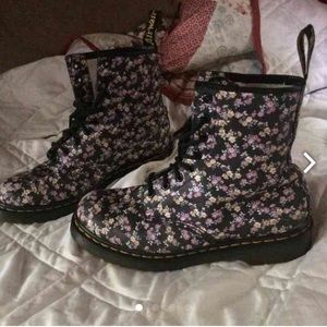 Dr martens :) Shoot me an offer