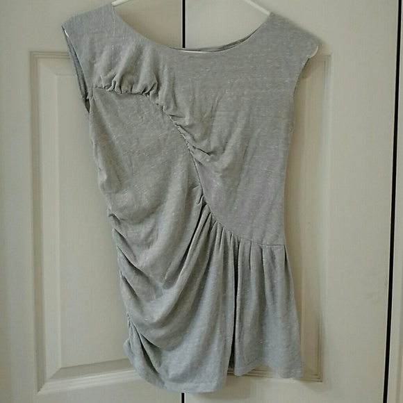 Deletta grey rouged top