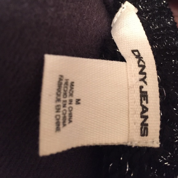 Sparkle black sweater w/silver thread intertwined - Picture 4 of 4