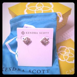 Kendra Scott Maddie Earrings in gold w/ bag & box