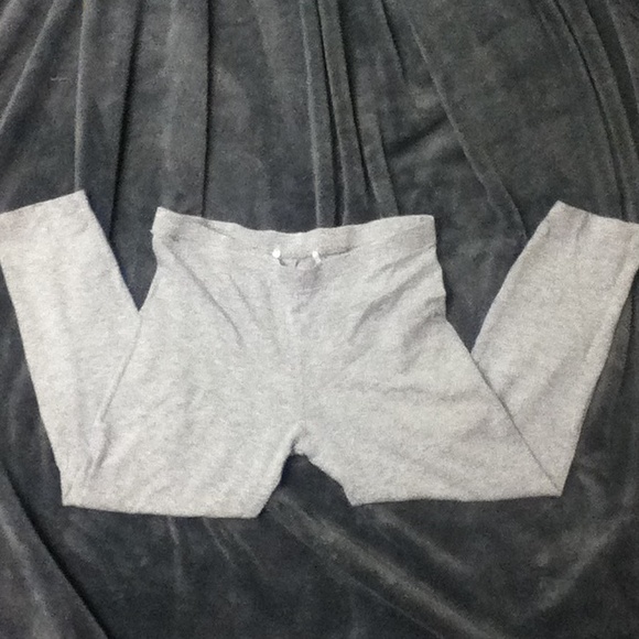 Light grey cropped leggings