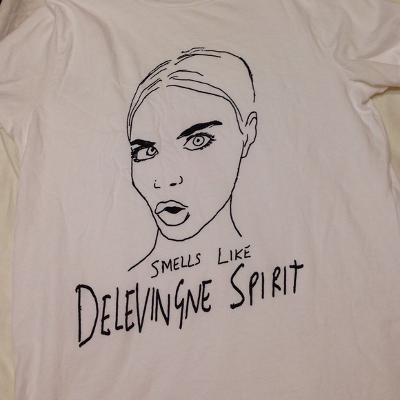 💙CARA DELEVINGNE SHIRT💙