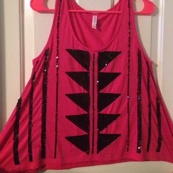 Pink tank top - Picture 2 of 2