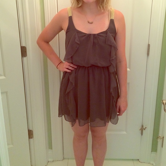Adorable grey ruffle dress