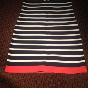 BCBG MAX AZRIA BANDAGE POWER SKIRT