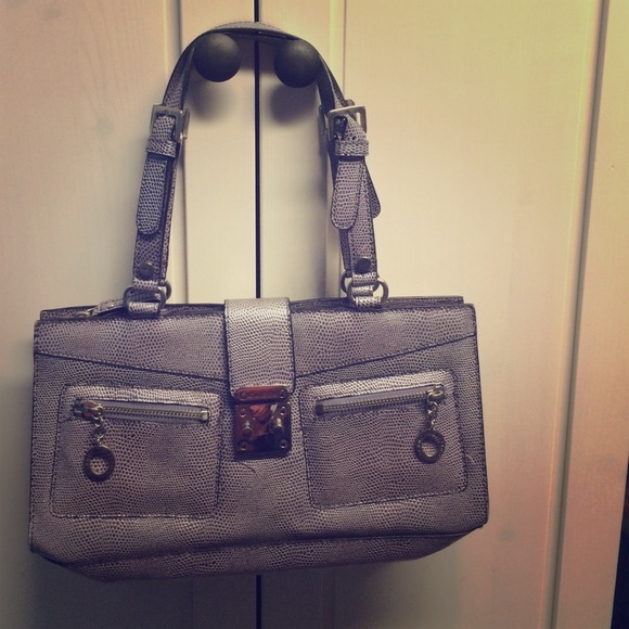 Autentic Guess purse purple color - Picture 1 of 4